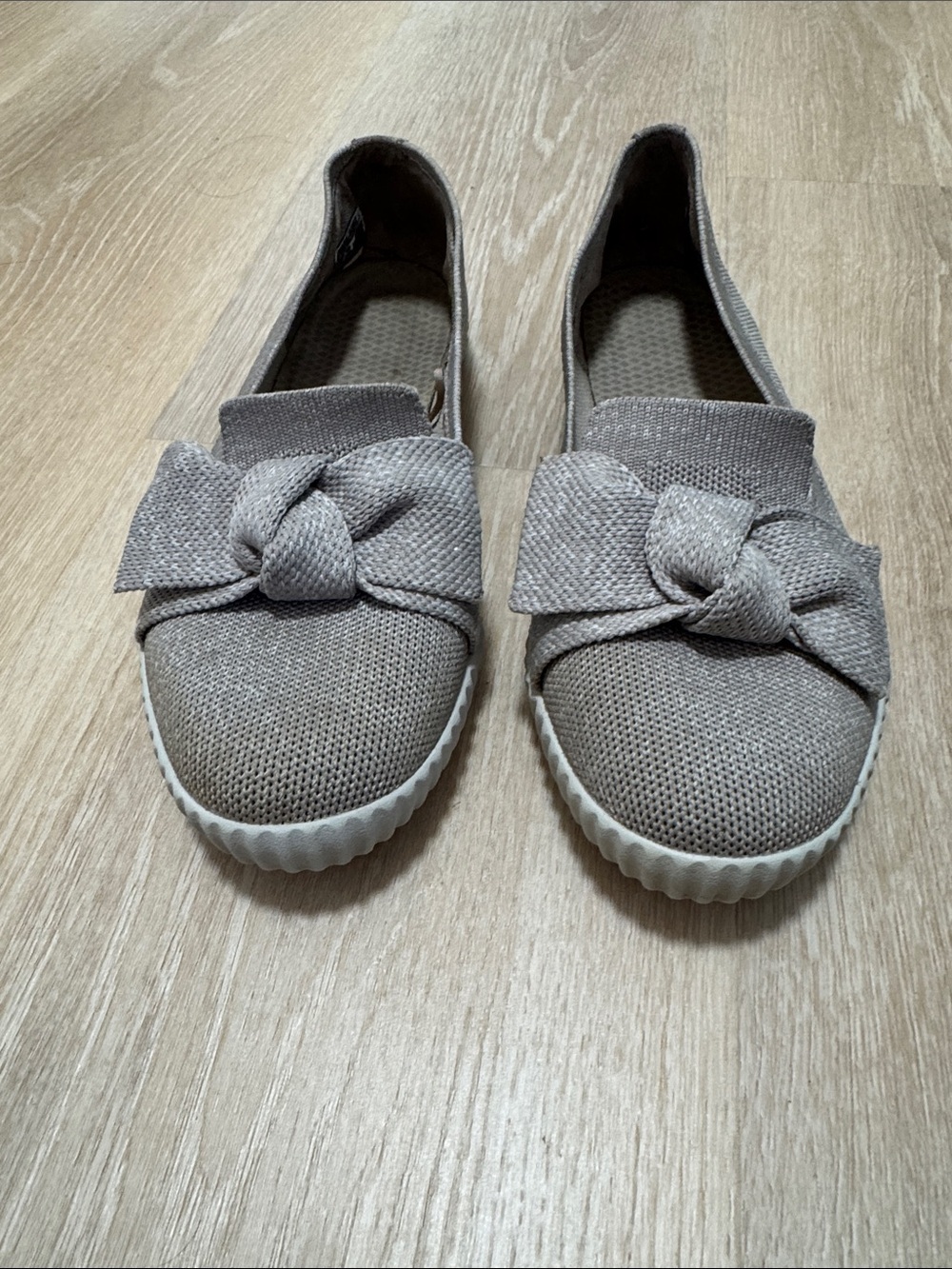 Skechers Women’s Taupe Knot Slip-On Flats